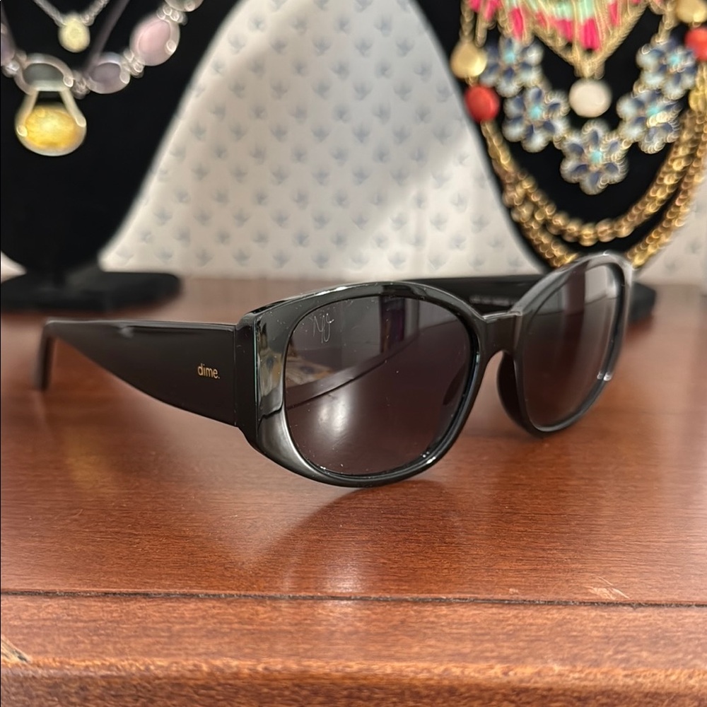 NWOT: mikayla jane x dime Black Sunglasses